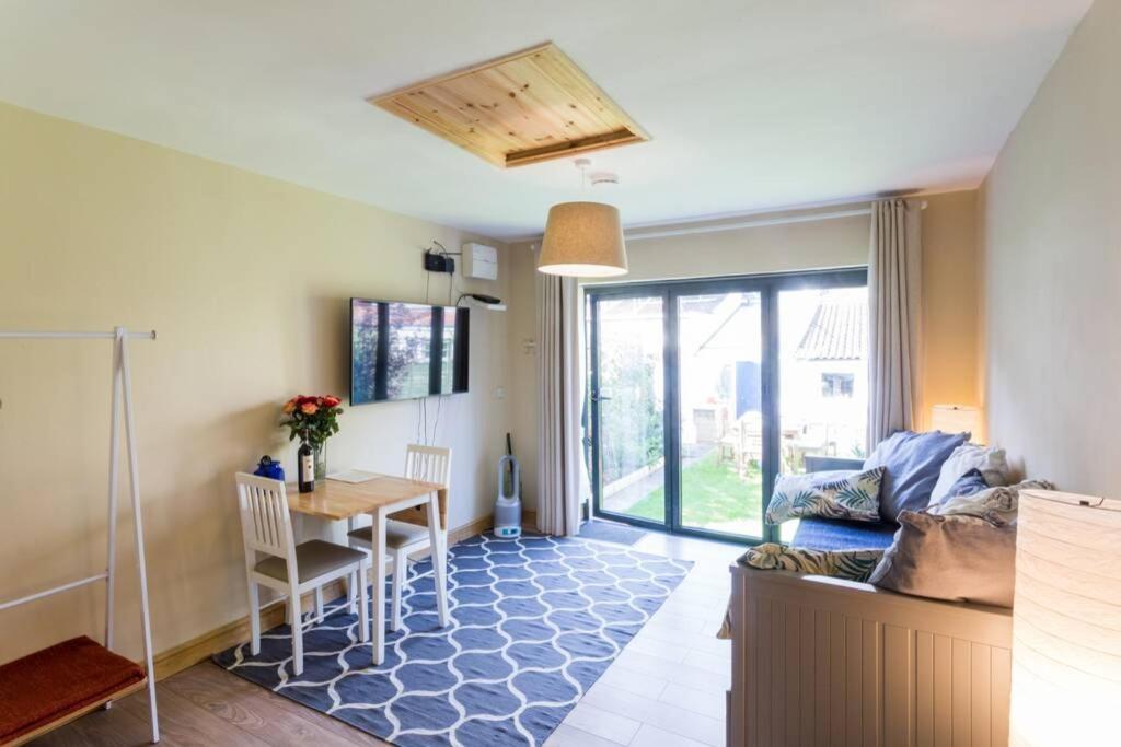 Апартаменты Bristol Little House Экстерьер фото